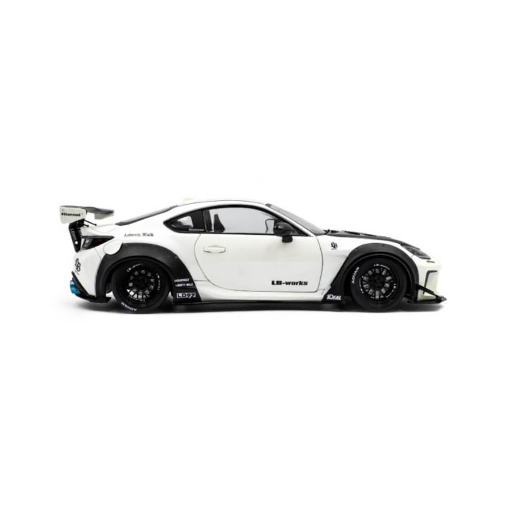 SOLIDO Scale 1:18 - 2024 Toyota GR86 LBWK Body Kit Pearl White