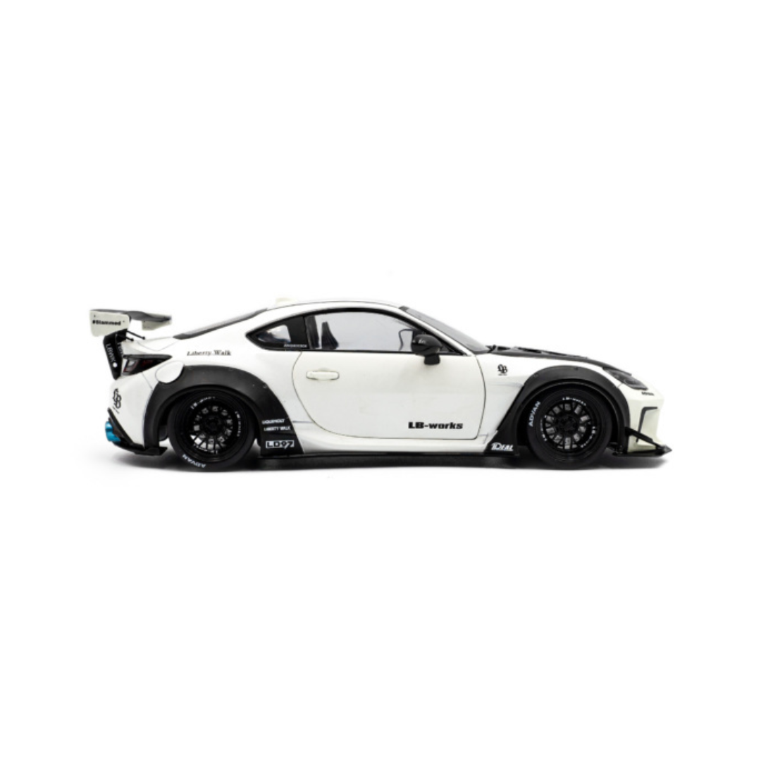 SOLIDO Scale 1:18 - 2024 Toyota GR86 LBWK Body Kit Pearl White