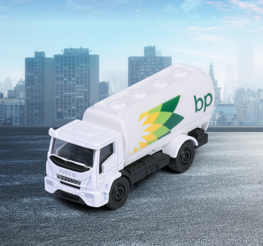 Majorette Petrol Station BP Playset + Vehicle - Scale 1:64