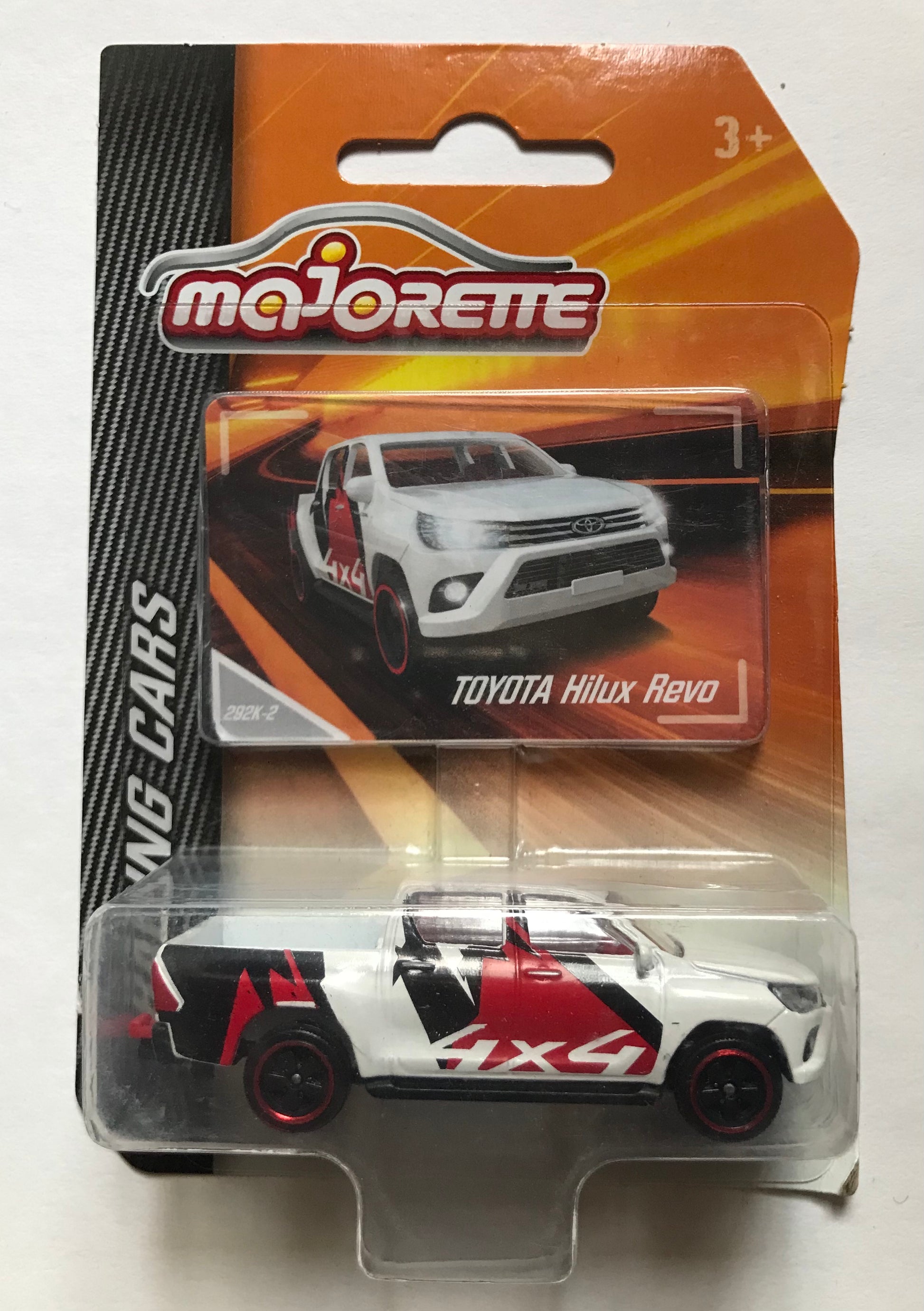 Majorette Racing Scale 1:64 - TOYOTA Hilux Revo